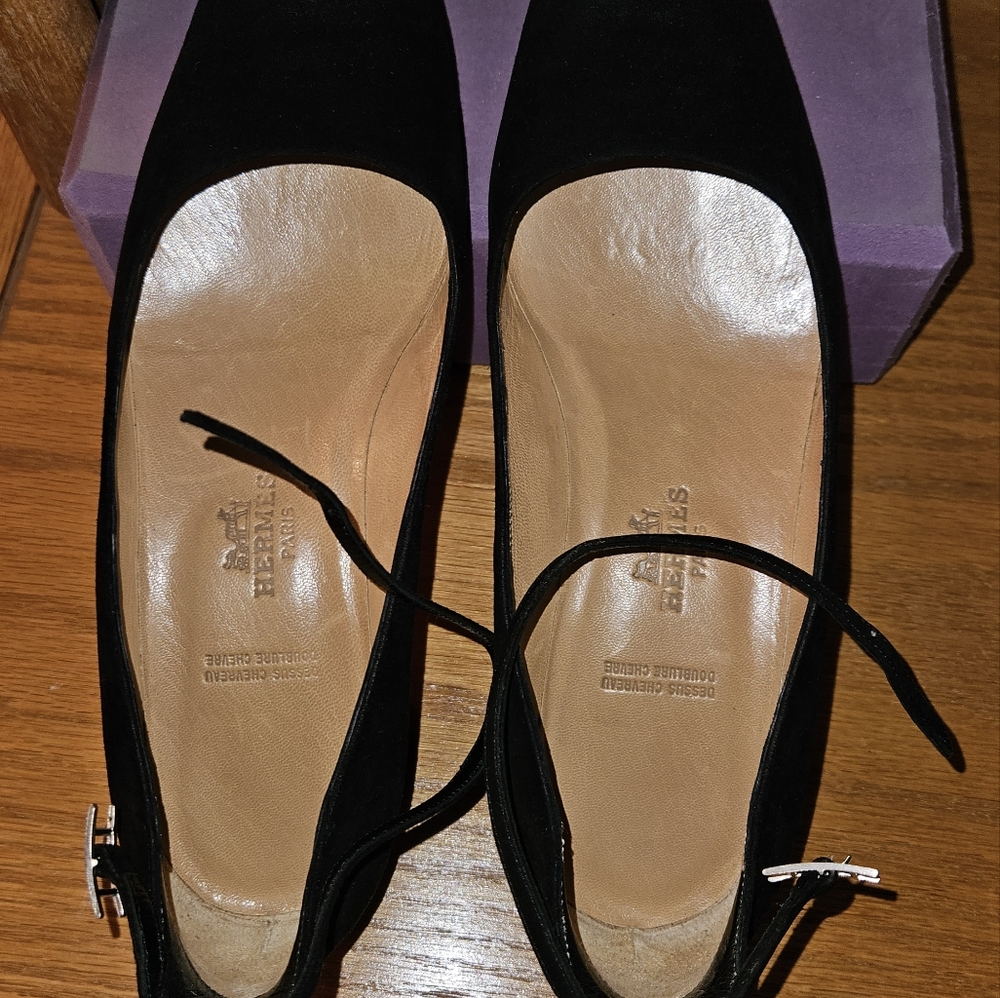 Hermès black suede shoes size 37 never worn.